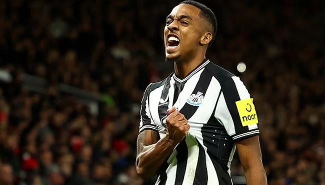 Joe Willock an dinh ty so 3-0 cho Newcastle