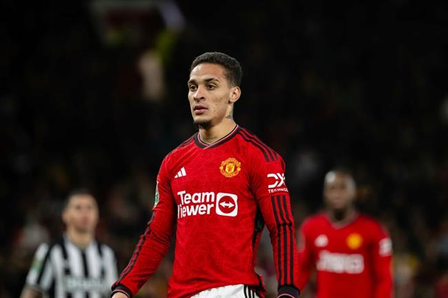 Antony ấn tượng với đồng đội trẻ tại MU mùa này