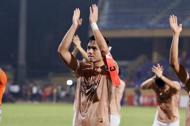 Bùi Hoàng Việt Anh gieo sầu cho đội bóng cũ