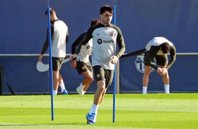 Pedri da tro lai tap luyen binh thuong