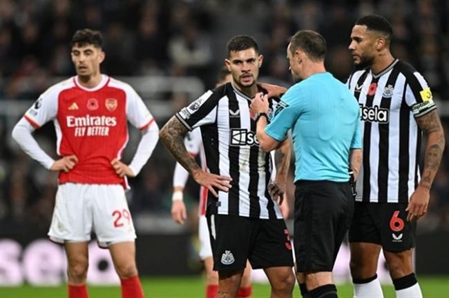 Bruno Guimaraes bị treo giò ở trận đấu với Bournemouth Bruno Guimaraes bi treo gio o tran dau voi Bournemouth