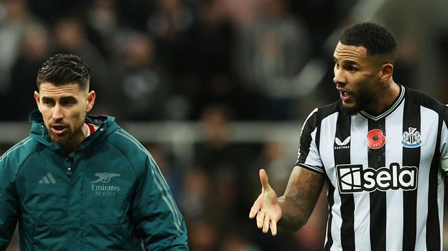 Đội trưởng Newcastle chỉ trích Arsenal thiếu tinh thần thể thao