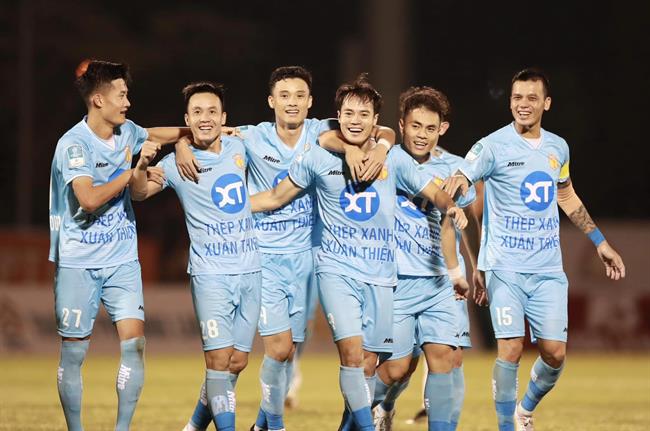 Văn Toàn nói gì sau khi mở tài khoản bàn thắng cho Nam Định 1 Văn Toàn nói gì sau khi mở tài khoản bàn thắng cho Nam Định 1