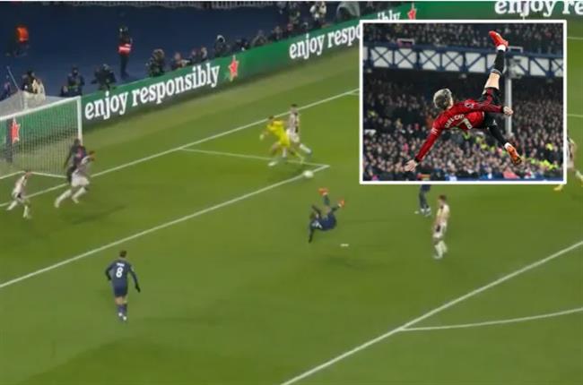 NHM troll Mbappe sau tình huống móc bóng kiểu Garnacho