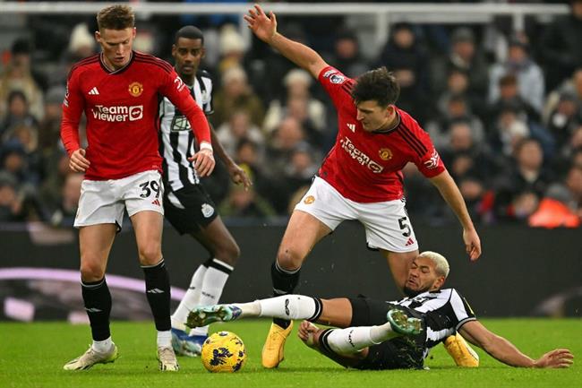 Gary Neville thừa nhận đã quá chán việc phải xem MU đá 1