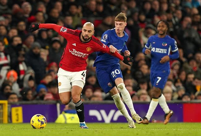 Amrabat ngợi khen Erik ten Hag sau chiến thắng trước Chelsea 1