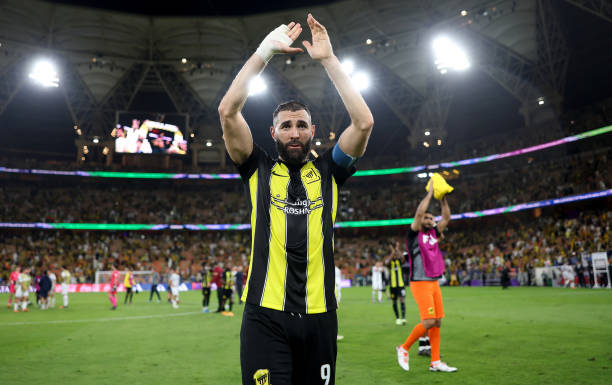 Chelsea nhắm Benzema để giải quyết bài toán tiền đạo