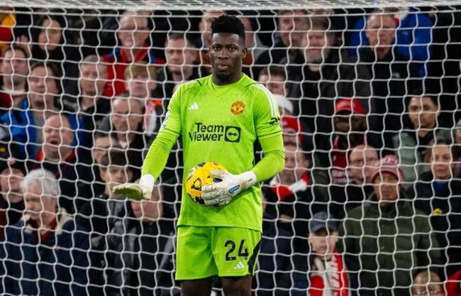 VIDEO: Andre Onana nói gì khi trải nghiệm bầu không khí đầy áp lực tại Anfield?