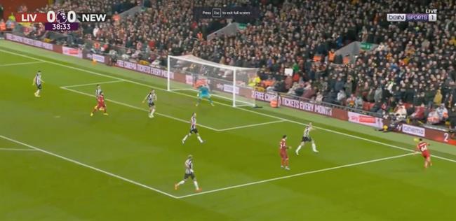 2 tình huống đáng trách và đáng tiếc của Alexander-Arnold trước Newcastle