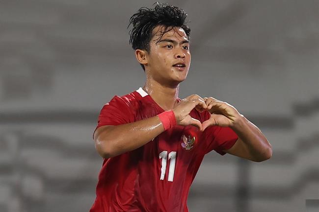 HLV Troussier liên hệ với BHL Nhật Bản để đối phó với Pratama Arhan