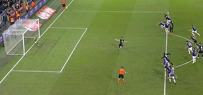 Trận đấu đầu tiên trong lịch sử phải đá lại vì sai lầm của VAR 1