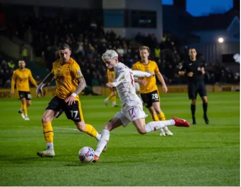 Bruno Fernandes và Rasmus Hojlund nổi điên với Alejandro Garnacho