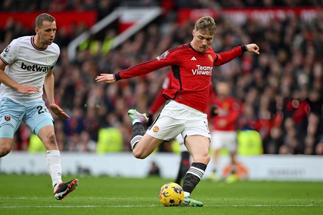 Real Madrid ngắm mua Hojlund của MU