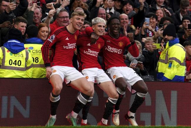 Vùi dập West Ham, HLV Erik Ten Hag lạc quan về tương lai MU