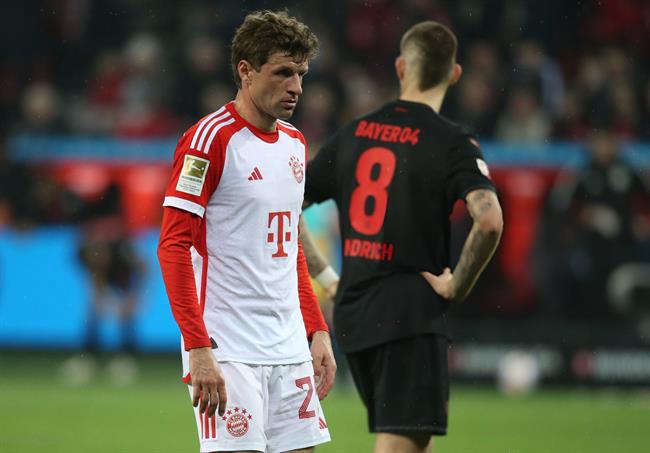 Thomas Muller ngầm ám chỉ cầu thủ Bayern Munich hèn nhát