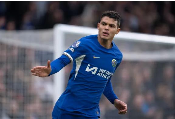 Jamie Carragher chi trich vo Thiago Silva