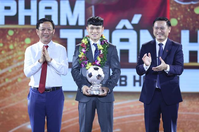 Lý do Tuấn Hải và Hùng Dũng không được HLV Nhật Bản đăng ký 1