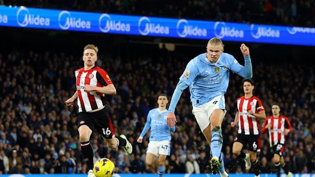 Thắng tối thiểu Brentford, Man City phả hơi nóng vào gáy Liverpool 4