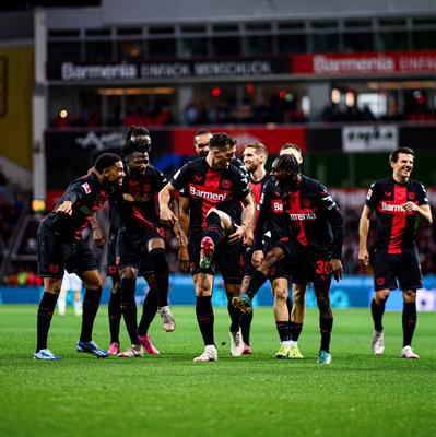 Bayer Leverkusen phá kỷ lục bất bại của Bayern Munich