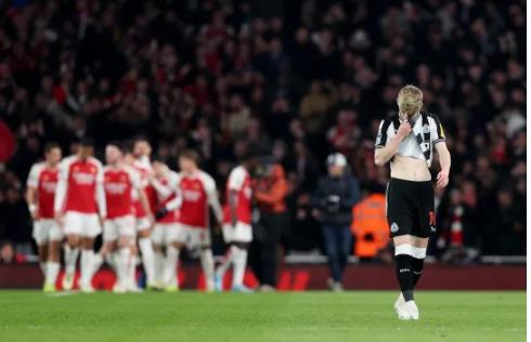 HLV Eddie Howe giải thích thế nào sau thất bại trước Arsenal?