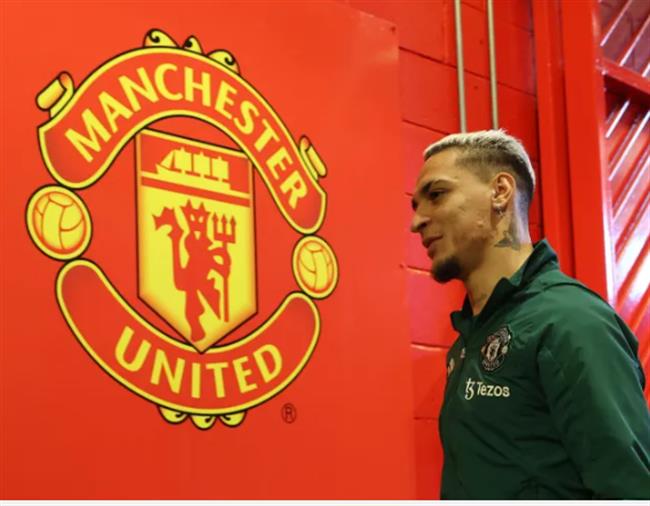 Erik ten Hag giải thích lý sử dụng Antony ở phút 90+9