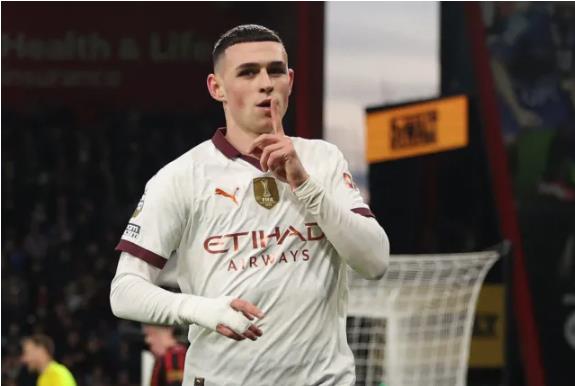 HLV Pep Guardiola len tieng khen ngoi Phil Foden
