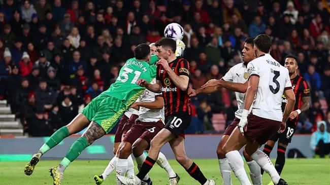 Ederson di vao lich su Man City