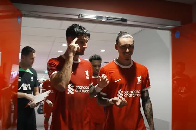 Darwin Nunez va Dominik Szoboszlai khong ra san truoc Chelsea