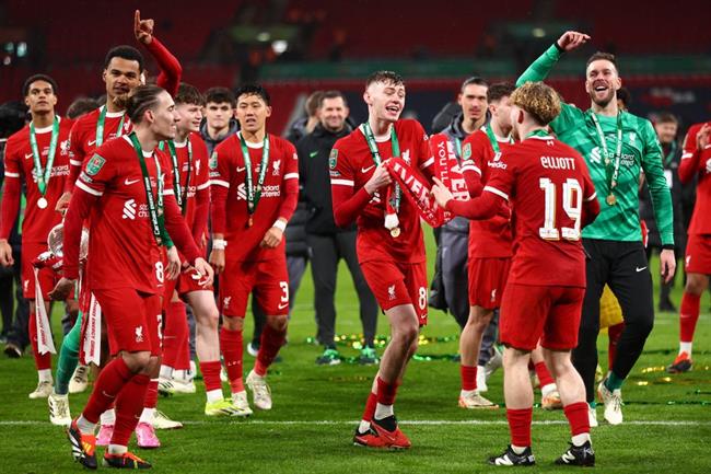 VIDEO: Harvey Elliott: Chúng tôi muốn giành tất cả các danh hiệu cho Klopp