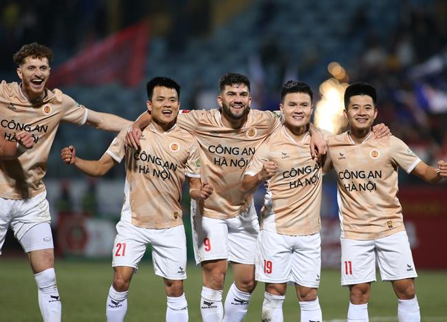 Điểm tin tối 15/4: Tương lai của Nguyễn Quang Hải vẫn chưa xác định