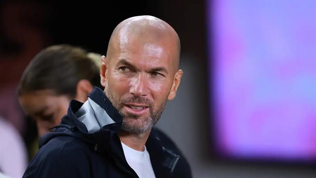 Zinedine Zidane úp mở khả năng trở lại làm HLV
