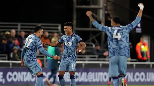 Ollie Watkins lap cu dup truoc Luton