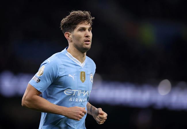 John Stones không chấp nhận Man City xếp sau Arsenal