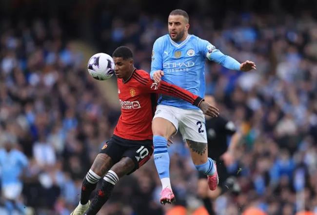 Marcus Rashford bị phạm lỗi trước khi Man City gỡ hòa 1 Marcus Rashford bị phạm lỗi trước khi Man City gỡ hòa 1