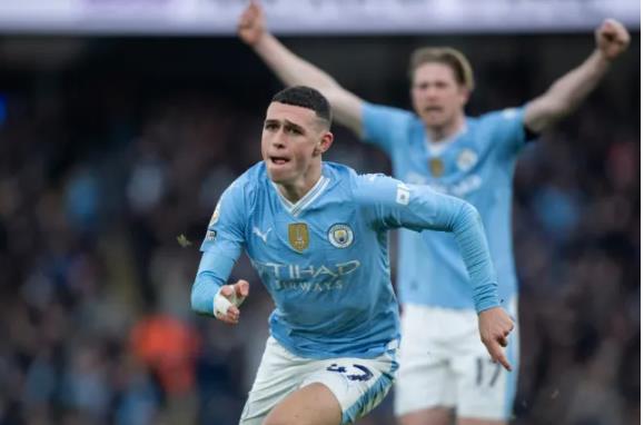 Paul Scholes danh gia cao Phil Foden