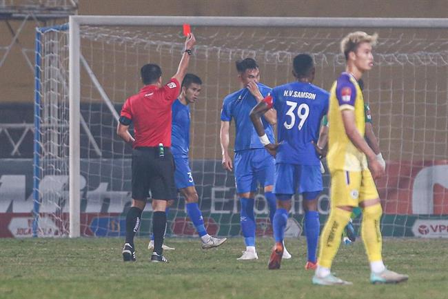 HLV Văn Sỹ Sơn: Tôi nghiêm cấm những pha bóng bạo lực