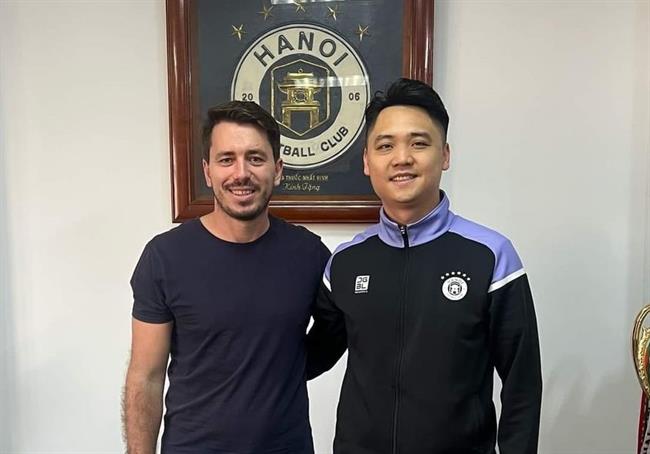 Đại diện thủ môn Đặng Văn Lâm gặp gỡ lãnh đạo CLB Hà Nội