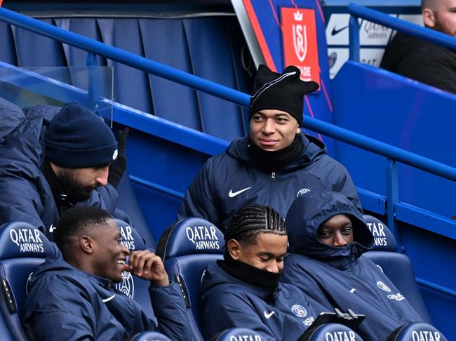 HLV Luis Enrique nói gì sau khi để Kylian Mbappe dự bị 1 HLV Luis Enrique nói gì sau khi để Kylian Mbappe dự bị 1