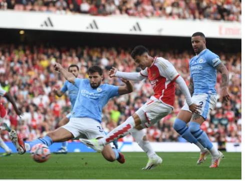 Man City tiep Arsenal tren san nha vao cuoi thang 3 nay