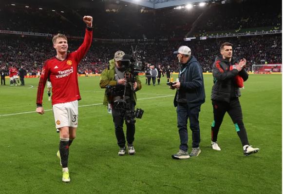 Roy Keane ca ngoi Scott McTominay
