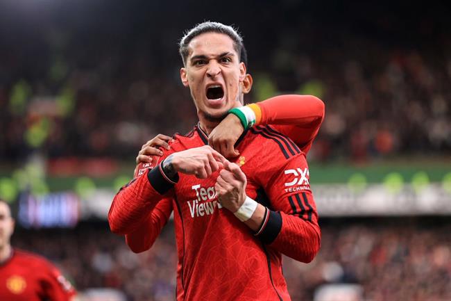 Antony sẵn sàng đá hậu vệ trái nếu HLV Erik ten Hag yêu cầu