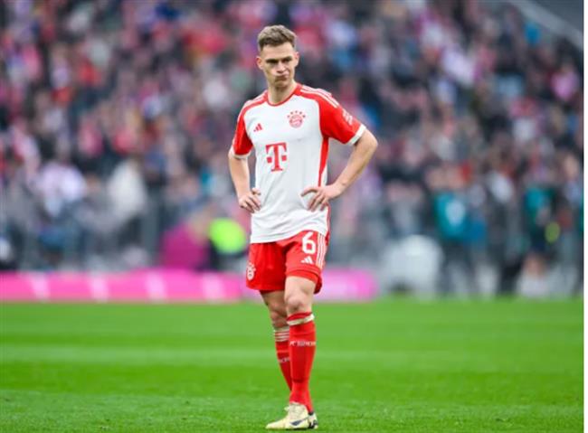 Joshua Kimmich san sang dam phan voi Arsenal va Liverpool 