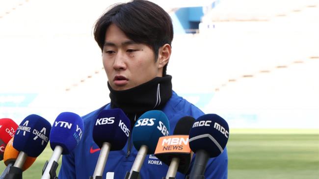 lee-kang-in-lai-xin-loi-nhm-hua-se-tro-thanh-cau-thu-mau-muc_210974