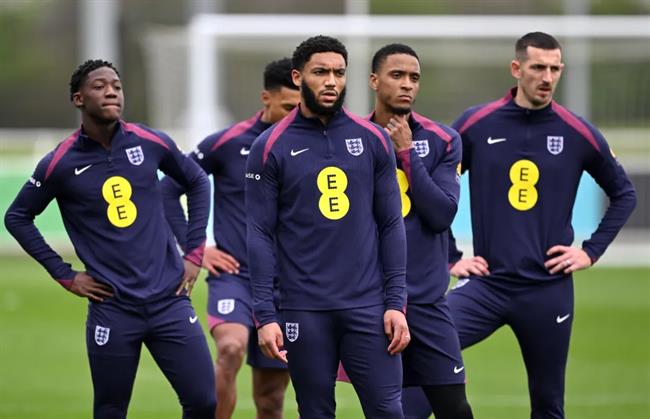 Các cầu thủ của đội tuyển Anh nỗ lực tập luyện Cac cau thu cua doi tuyen Anh no luc tap luyen