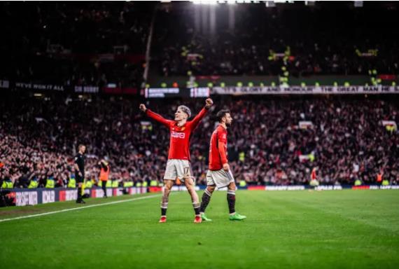 Huyen thoai Arsenal het loi khen ngoi Alejandro Garnacho