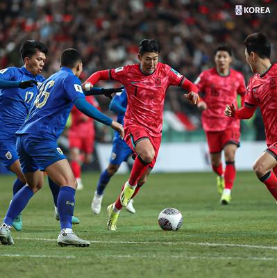 HLV ĐT Hàn Quốc xin lỗi vì không thể thắng Thái Lan 1