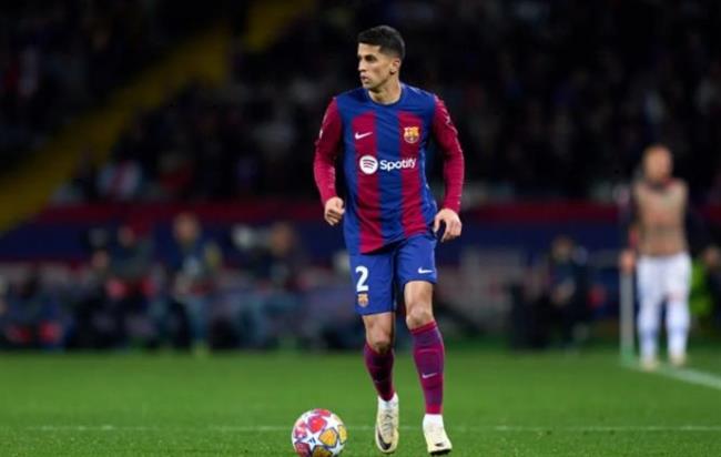 Barca co the khong mua dut Cancelo o He 2024