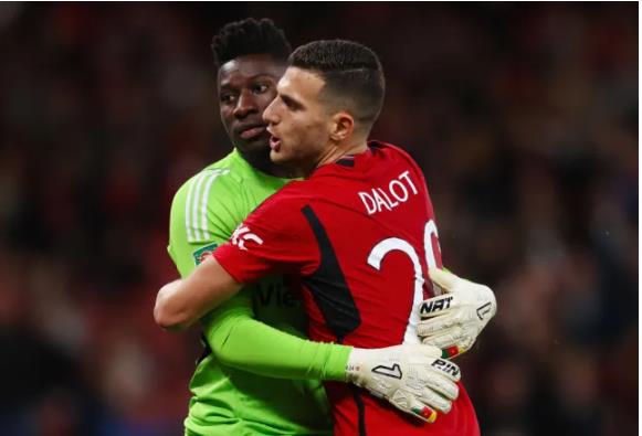 Diogo Dalot phũ phàng với Andre Onana Diogo Dalot phu phang voi Andre Onana