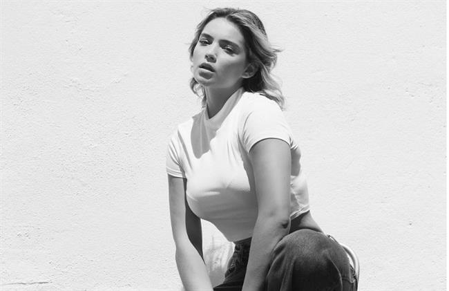 Mê mẩn với nhan sắc bạn gái thần đồng Endrick