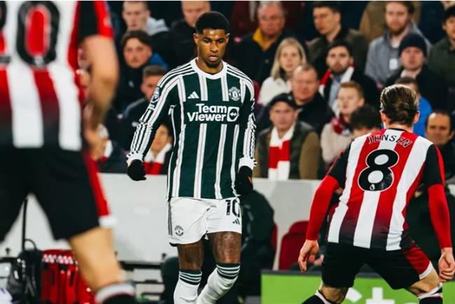 Marcus Rashford bị chỉ trích dữ dội sau trận hòa Brentford Marcus Rashford bi chi trich du doi sau tran hoa Brentford